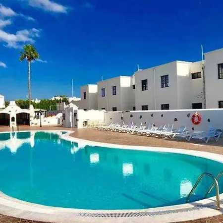 Blue Ocean Apartment *